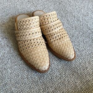 Freda Salvador Woven Keen Mules